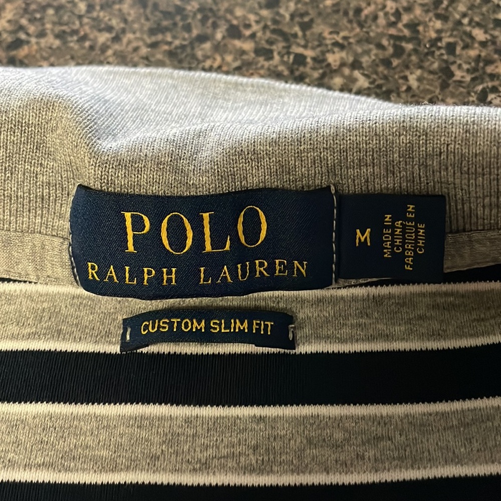 Medium Polo. Perfect condition. - Picture 2 of 2